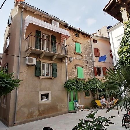Apartment Veli Dvor Cres Esterno foto