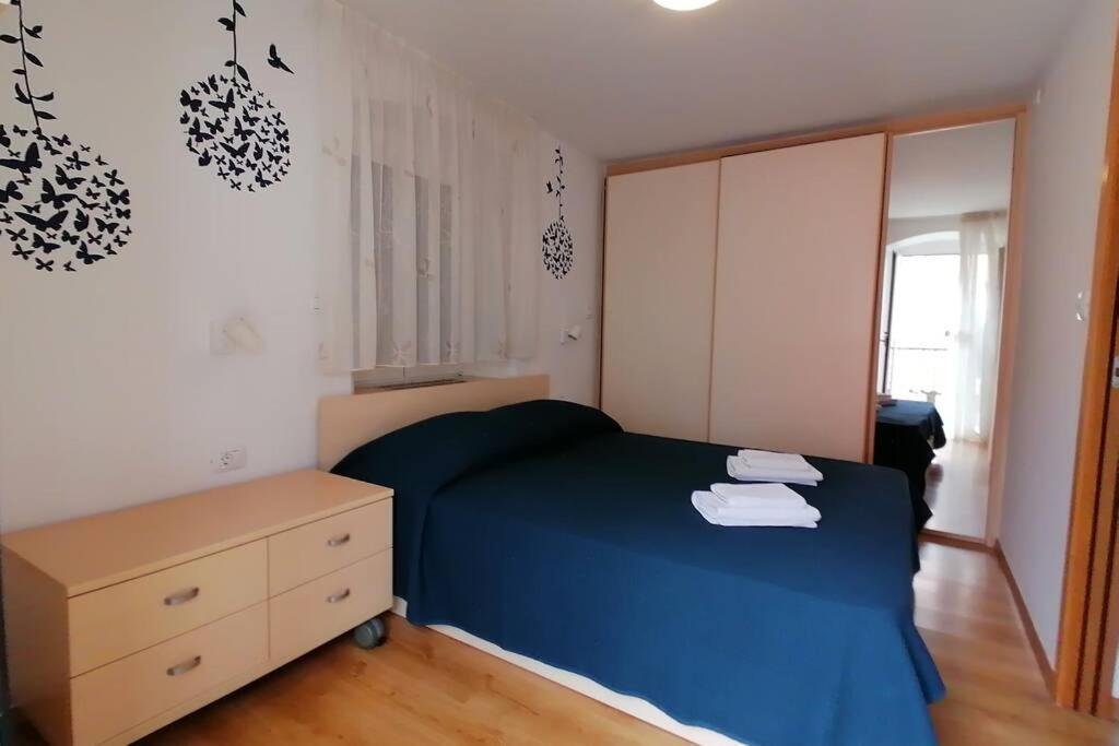 Apartment Veli Dvor Cres Esterno foto