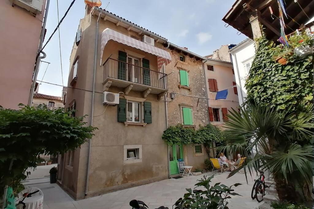 Apartment Veli Dvor Cres Esterno foto