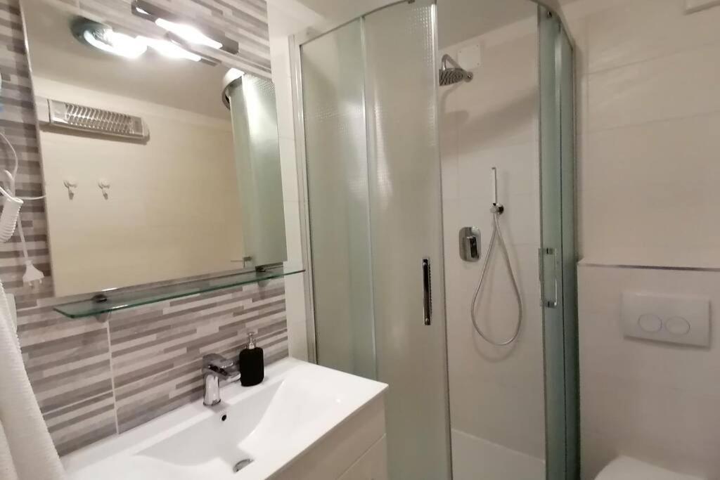 Apartment Veli Dvor Cres Esterno foto